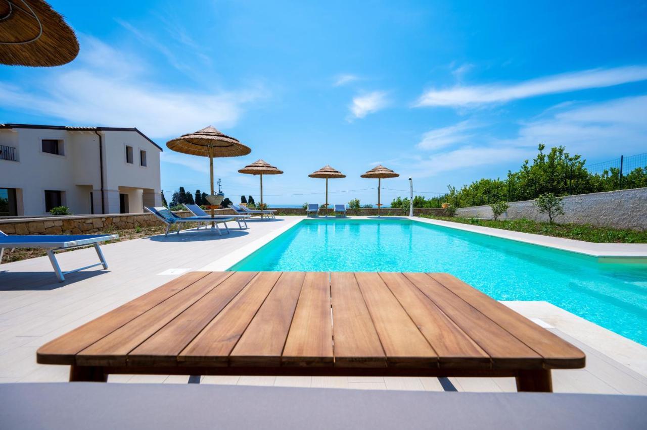 Villa Carmiano Luxury Bedrooms In Avola In The Province Of Syracuse With Spa And Swimming Pool And Wonderful Seaview Exterior foto